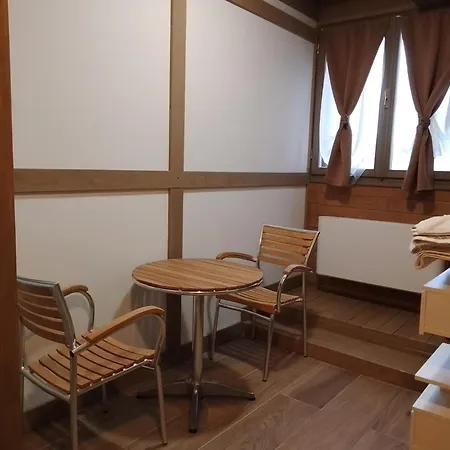 Le Cerque Bed & Breakfast *